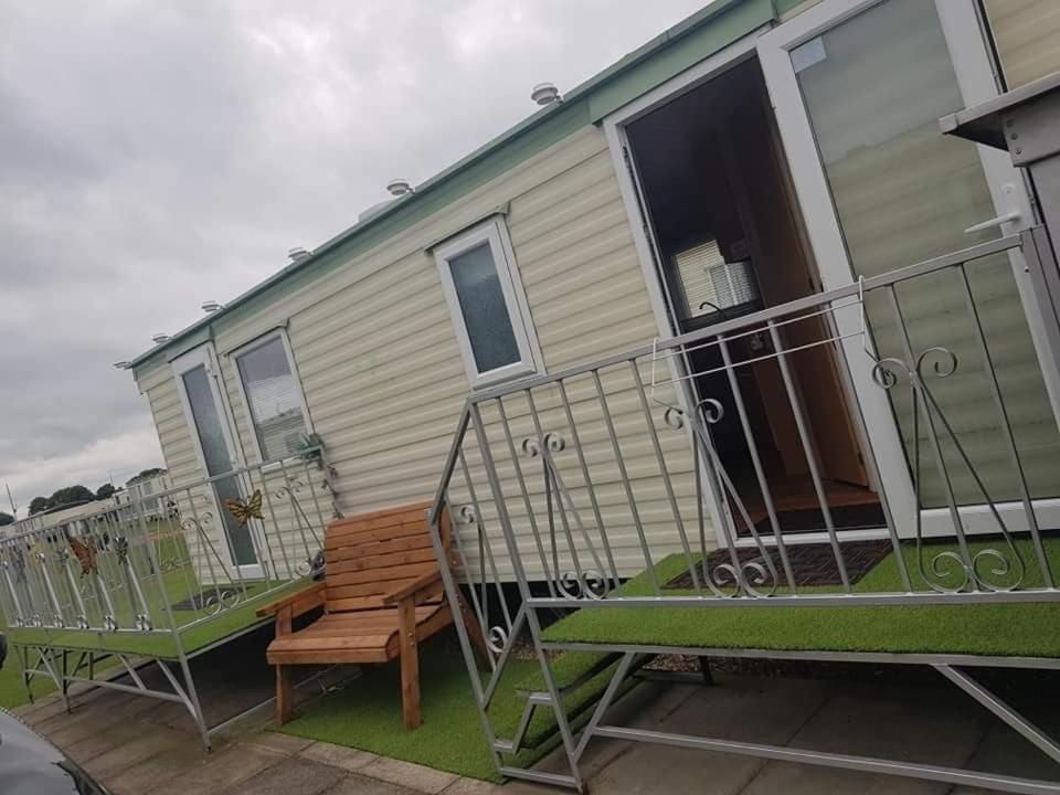 I 10 Caravan 4 Berth Chase Caravan Park 잉골드멜스 외부 사진